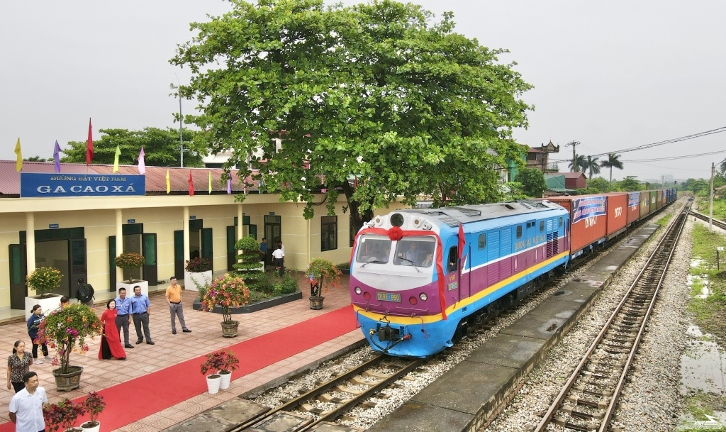 Nhiều chuyến tàu được tăng cường thêm để phục vụ người dân dịp Tết.