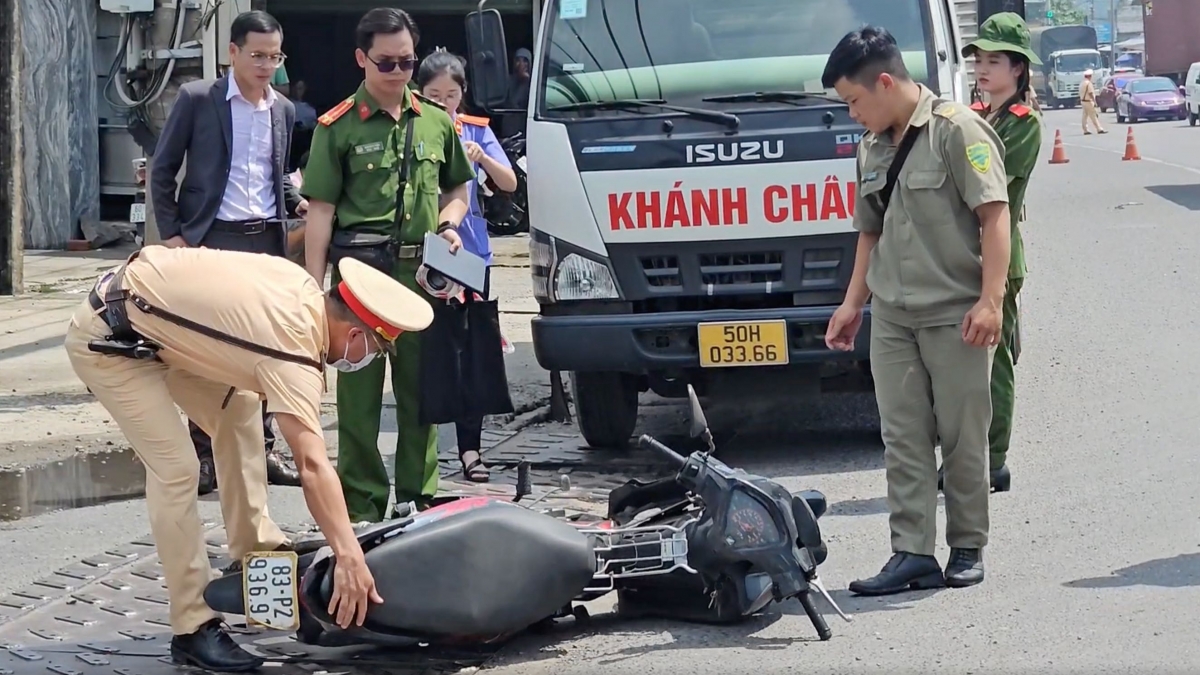 Cơ quan chức năng dựng lại hiện trường vụ tai nạn