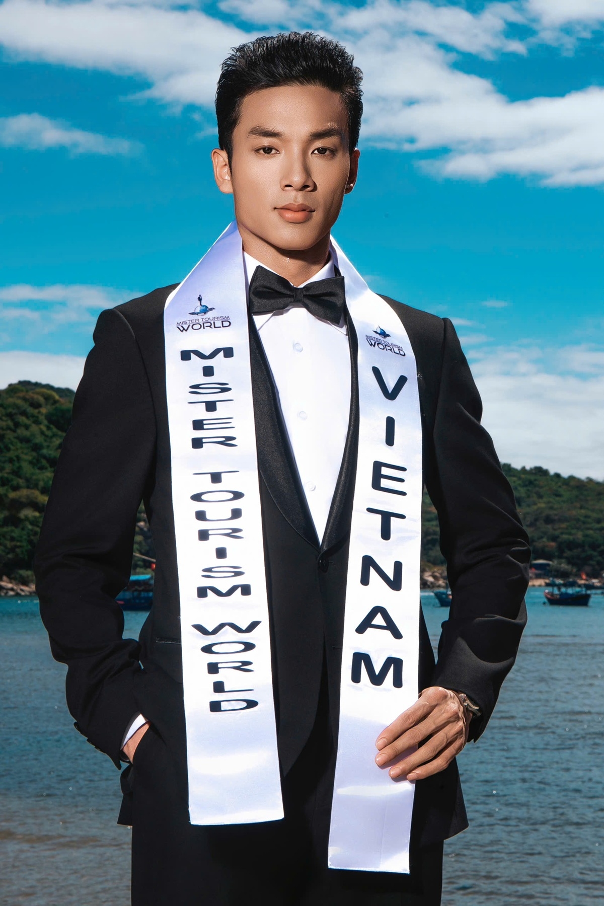 Hưng Nguyễn nhập cuộc với phong độ ổn định và ghi dấu ấn với bạn bè quốc tế qua các hoạt động bên lề