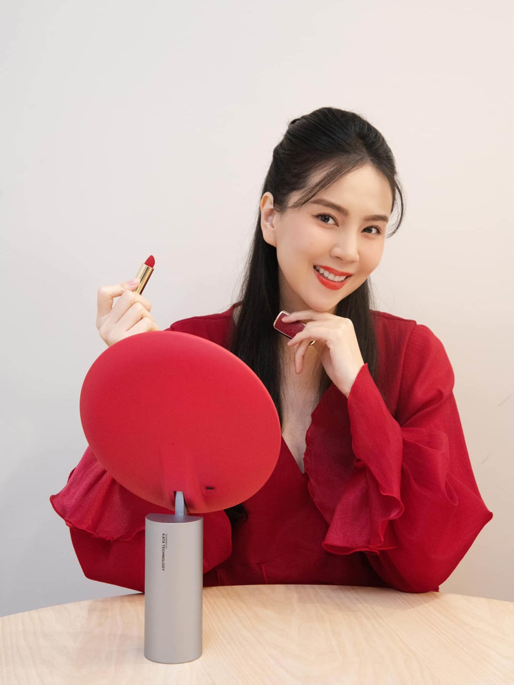'Cô gái thời tiết' Mai Ngọc mong chờ ngày đón em bé đầu lòng nên đã chọn căn phòng rộng rãi, tiện nghi để nghỉ ngơi sau sinh tại bệnh viện.