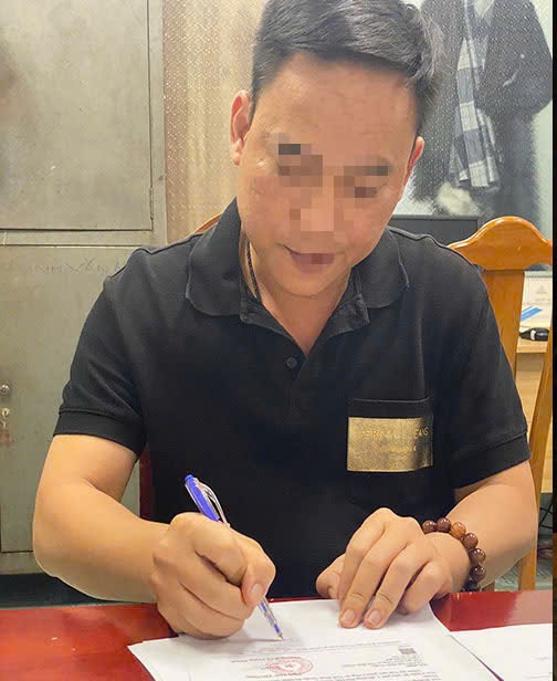 Nguyễn Ngô Thanh Toàn tại cơ quan công an. (Ảnh: CABT)