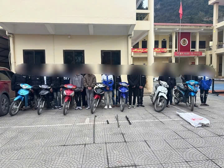 Nhóm thanh thiếu niên mang theo nhiều hung khí, rú ga xe máy gây mất an ninh trật tự tại khu vực xóm Bản Láp, xã Quý Quân (huyện Hà Quảng, tỉnh Cao Bằng)