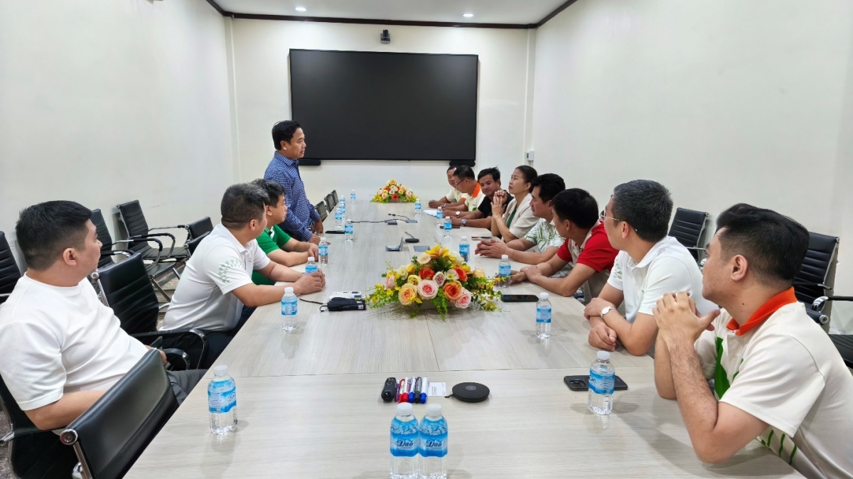 Đoàn công tác đã gặp gỡ với các đối tác bên Lào, gồm có Công ty cổ phần Nông nghiệp Trường Hải (Thaco Agri) và Công ty TNHH Mía đường TTC Attapeu.