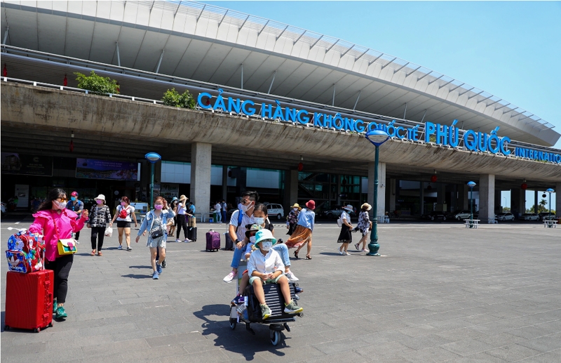 Sun Group muốn đầu tư, nâng công suất sân bay Phú Quốc lên 20 triệu khách/năm theo phương thức đối tác công tư (PPP), hợp đồng Xây dựng - Kinh doanh - Chuyển giao (BOT).