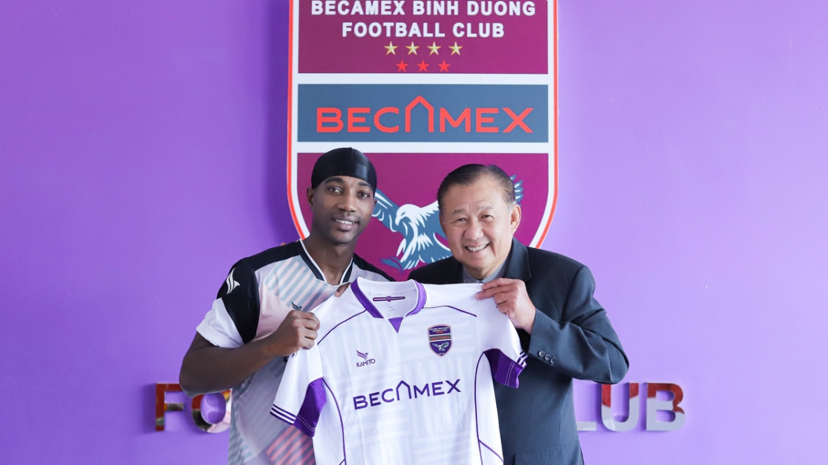 Cheick Timite sẽ "chia lửa" với Tiến Linh trên hàng công (Ảnh: Bình Dương FC)