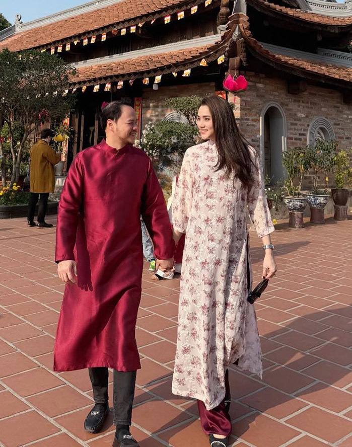 Diễn viên Trang Nhung tiết lộ cô hiện mang thai con thứ ba được 5 tháng, dự sinh vào hè năm nay.