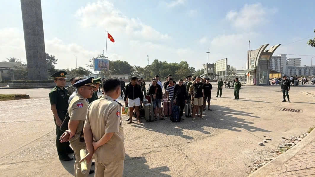 Tây Ninh tiếp nhận 177 công dân từ Campuchia (ảnh Minh Phú)