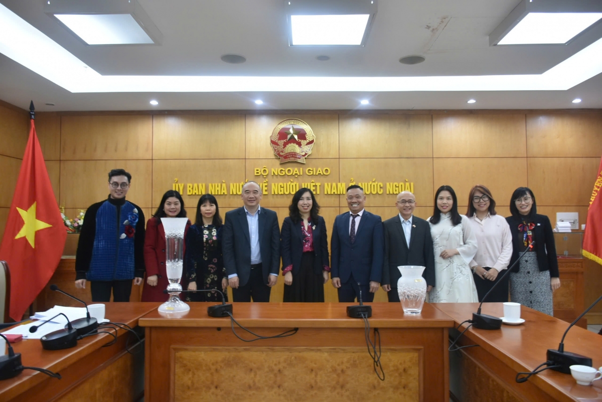 Các đại biểu tại buổi gặp gỡ.