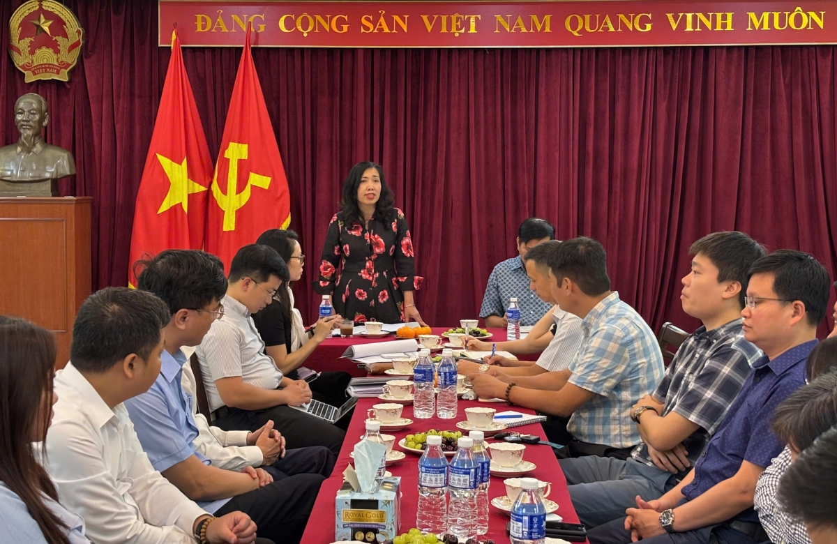 Thứ trưởng - Chủ nhiệm Lê Thị Thu Hằng và Đoàn công tác làm việc với Đại sứ quán Việt Nam tại Malaysia.