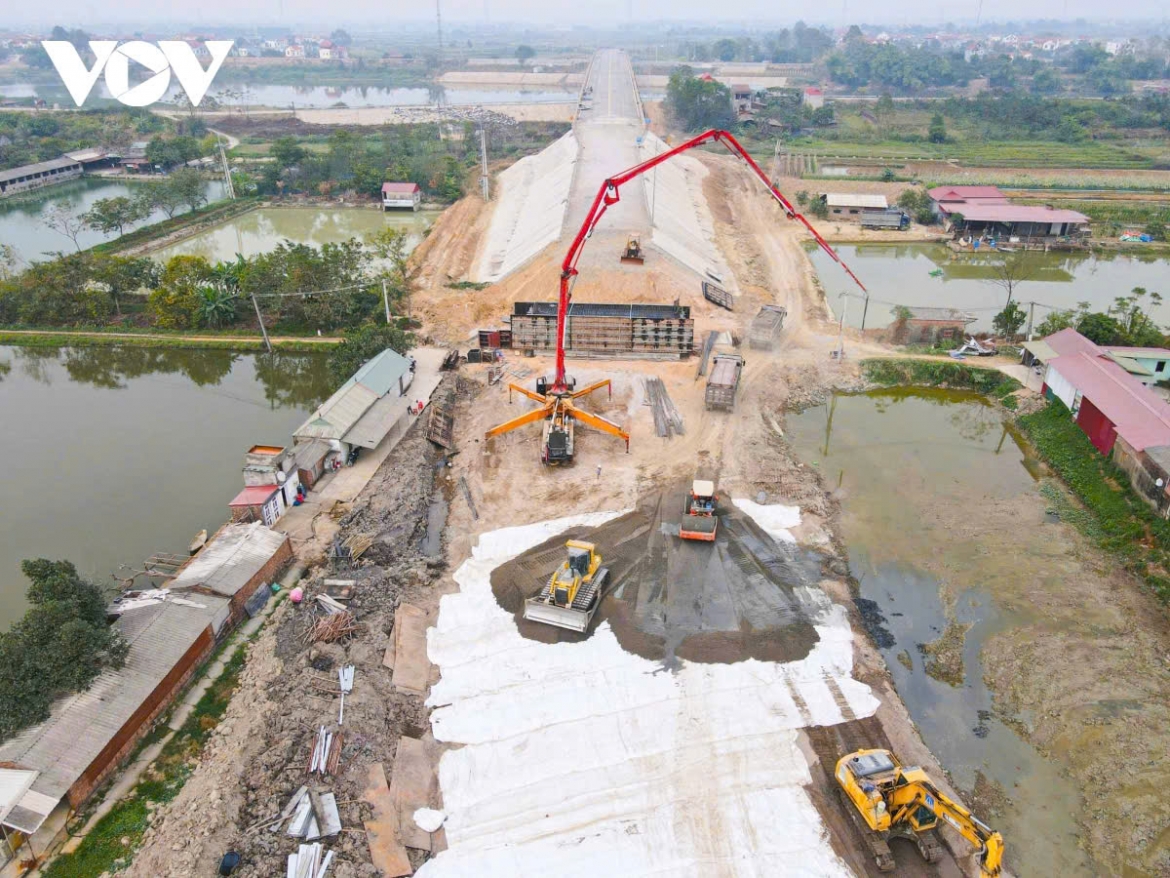 Cầu Hà Bắc 2 vượt sông Cầu nối tỉnh Bắc Giang và Bắc Ninh trị giá gần 400 tỷ đồng đã hoàn thành xây dựng gần 1 năm chuẩn bị đi vào sử dụng