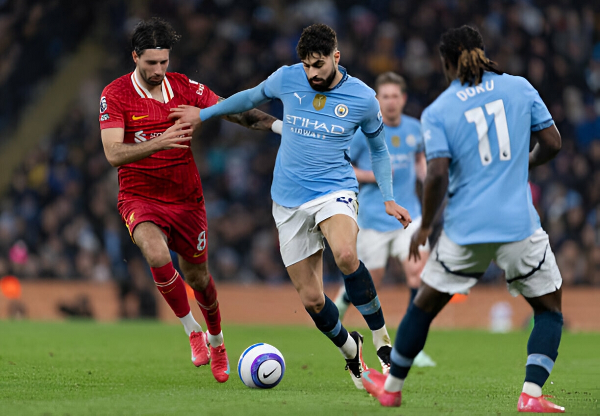 Liverpool chiếm ưu thế ở cuộc đua vô địch nhưng sự cạnh tranh cho tốp 4 vẫn rất khốc liệt. (Ảnh: Getty). 