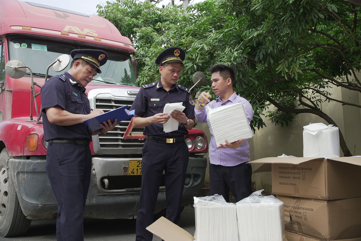 Hoạt động xuất nhập khẩu, xuất nhập cảnh vẫn thực hiện như cũ.