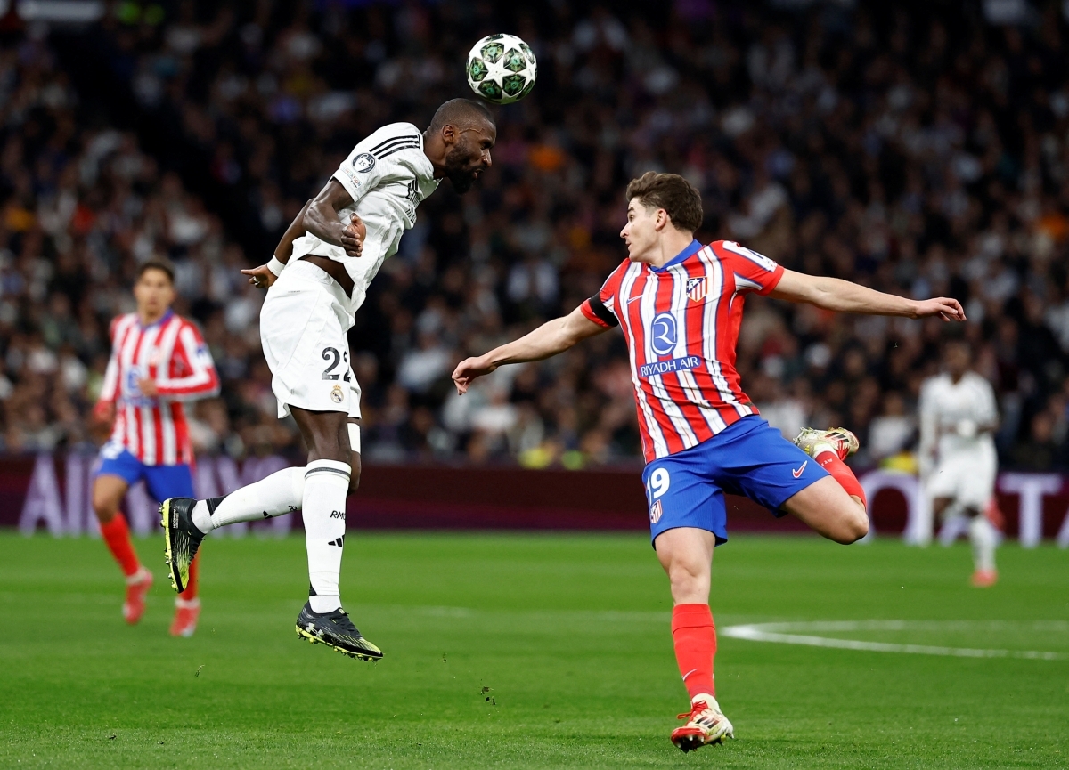 Trận đấu diễn ra với thế trận chặt chẽ (Ảnh: Reuters).