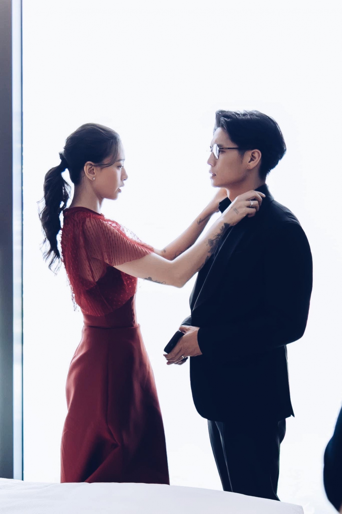 Ngô Thanh Vân từng tâm sự, ở bên cạnh ông xã Huy Trần, cô cảm thấy hạnh phúc vì được chăm sóc từng bữa ăn, giấc ngủ. "Anh luôn yêu thương, chiều chuộng lẫn chịu đựng tôi ở mọi tình huống", cô nói.