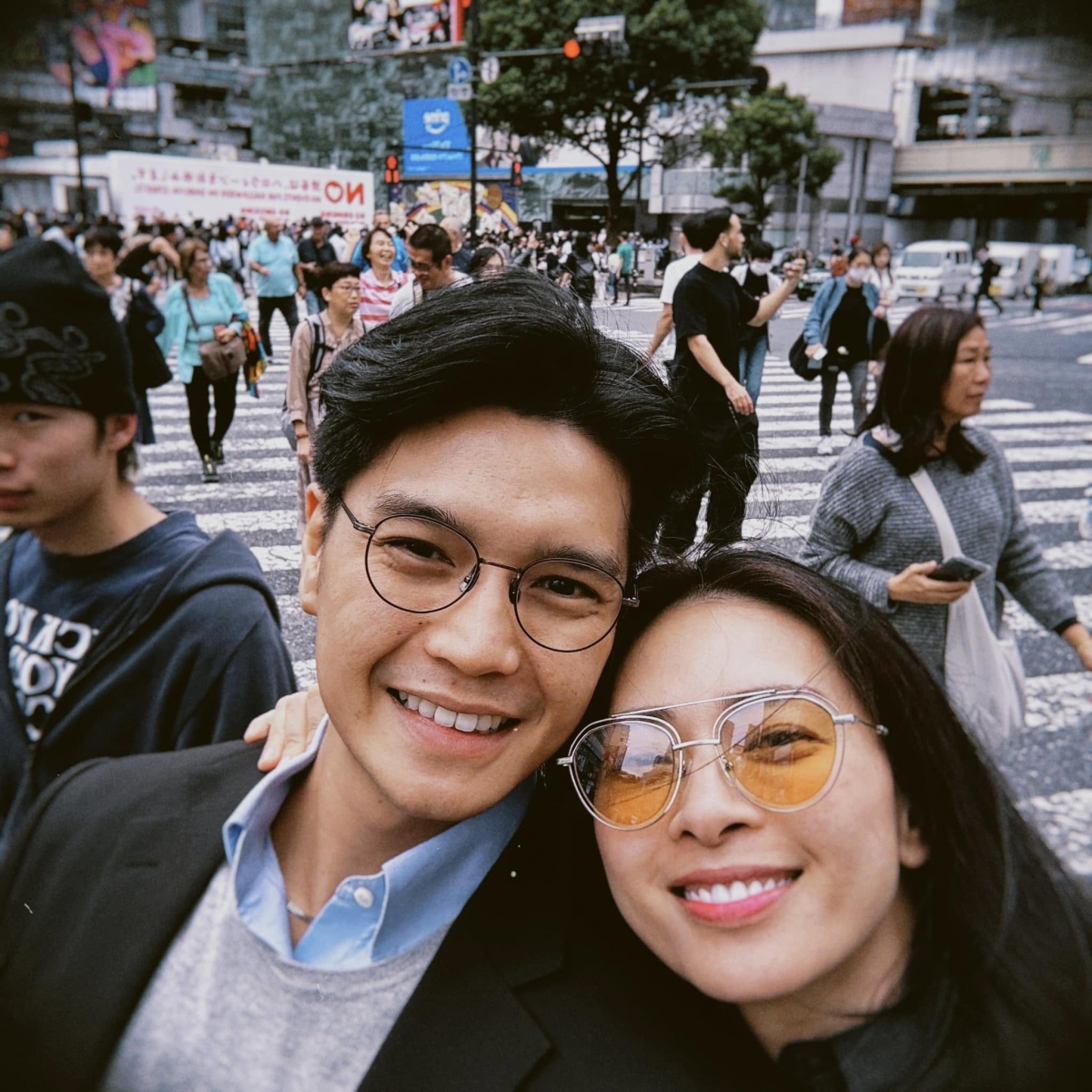  Sau khi kết hôn, Ngô Thanh Vân giảm bớt công việc sản xuất - đạo diễn phim, lui về chăm sóc tổ ấm mới. Năm 2024, hai vợ chồng mở tiệm mỳ chay tại TP.HCM. Ngô Thanh Vân đồng hành với chồng, giúp ông xã quán xuyến cửa tiệm, tiếp khách. "Đả nữ" chia sẻ hai vợ chồng dồn hết tâm huyết cho "đứa con đầu tiên", cùng bàn bạc, nói chuyện, để tìm ra những điều tốt nhất cho tiệm mỳ. 