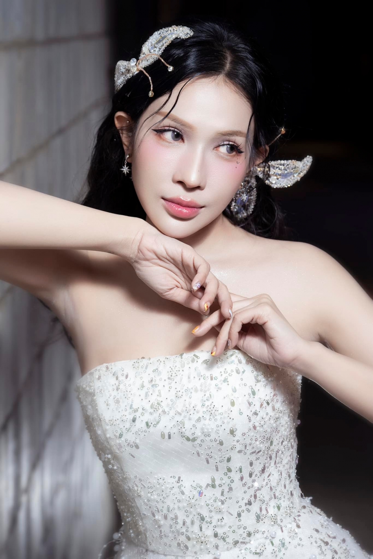 Khả Như đã tích lũy được khối tài sản đáng kể sau nhiều năm hoạt động nghệ thuật và kinh doanh. Ngoài vai trò diễn viên, Khả Như còn tham gia sản xuất phim và kinh doanh, sở hữu một công ty đầu tư và một công ty sản xuất riêng.