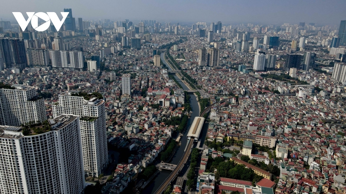 Hà Nội cần có những giải pháp quyết liệt và đồng bộ việc thu gom, xử lý nước thải và bổ cập để duy trì dòng chảy, phục hồi các dòng sông nội đô nhằm giành lại môi trường trong sạch đẹp cho Thủ đô.
