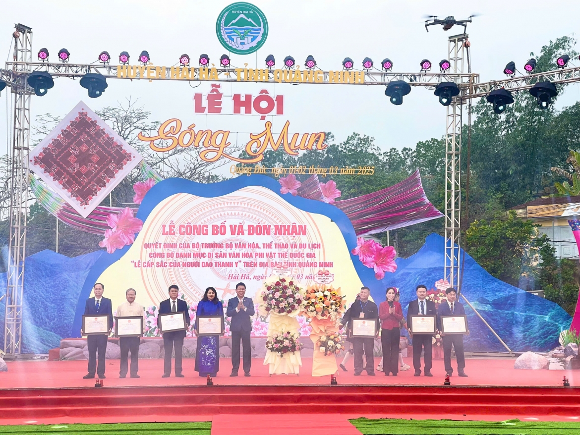 Sở Văn hóa, Thể thao và Du lịch phối hợp với huyện Hải Hà công bố quyết định của Bộ Văn hóa, Thể thao và Du lịch công nhận "Lễ cấp sắc của người Dao Thanh Y" là Di sản văn hóa phi vật thể cấp quốc gia. 