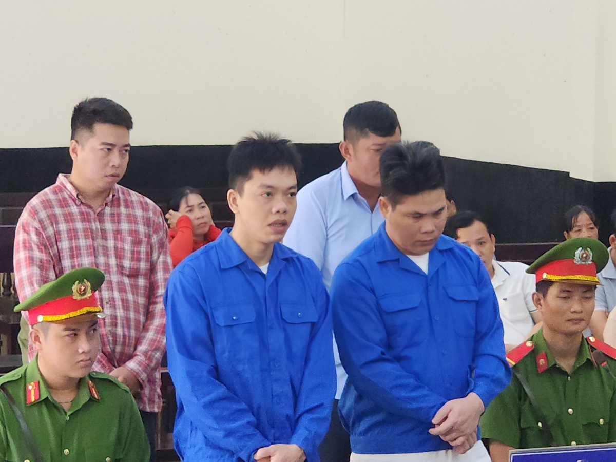 Các bị cáo tại phiên xét xử.