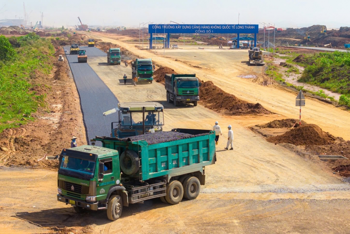 Đây là nút giao quan trọng có lưu lượng phương tiện lưu thông rất lớn, đòi hỏi công tác tổ chức thi công phải khoa học và đảm bảo an toàn giao thông.