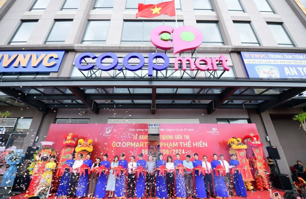 Trong năm 2024, Saigon Co.op liên tục khai trương các điểm bán mới để phục vụ người tiêu dùng mua sắm và góp phần lan tỏa hàng Việt