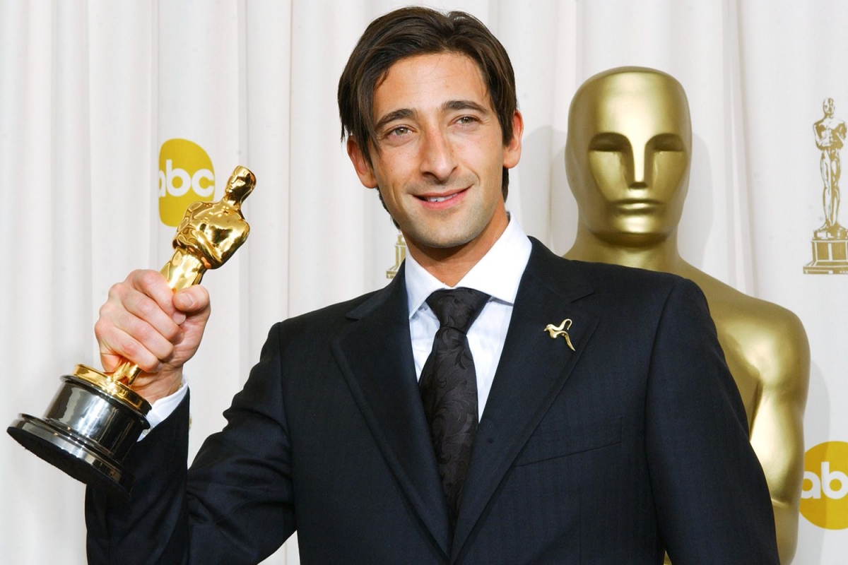 Adrien Brody giành giải Oscar Nam chính xuất sắc nhất năm 2003 ở tuổi 29