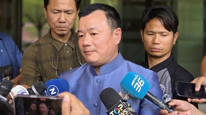 Bộ trưởng Du lịch và Thể thao Thái Lan Sorawong Thienthong trả lời báo chí hôm 27/3/2025. Anht: Thai PBS