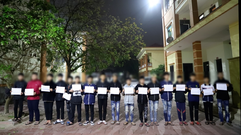 Nhóm đối tượng tại cơ quan công an