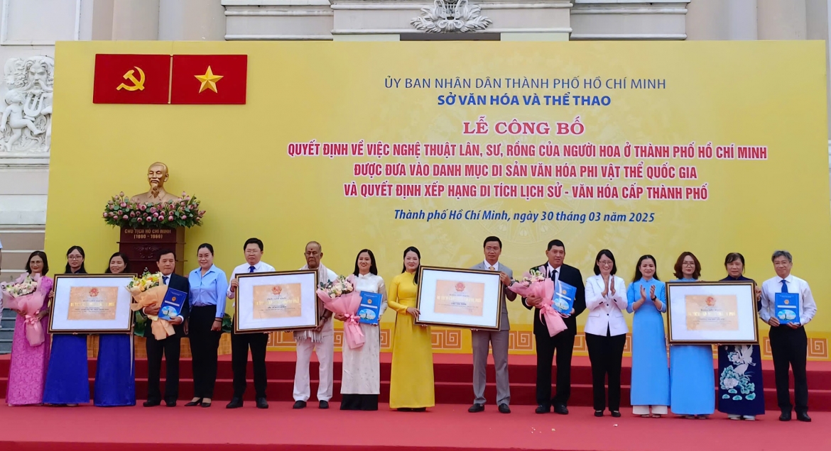 Trao quyết định, bằng xếp hạng đối với Di tích kiến trúc nghệ thuật Trường Đại học Sài Gòn; Đền Bà Mariamman, Trường THPT Trưng Vương và Chợ Tân Định