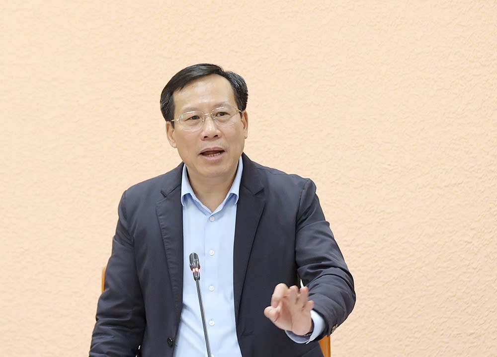 Thứ trưởng Lê Đức Luận cho biết tiến độ triển khai xây dựng Bệnh viện Bạch Mai và Việt Đức cơ sở 2 khá chậm và đáng lo ngại