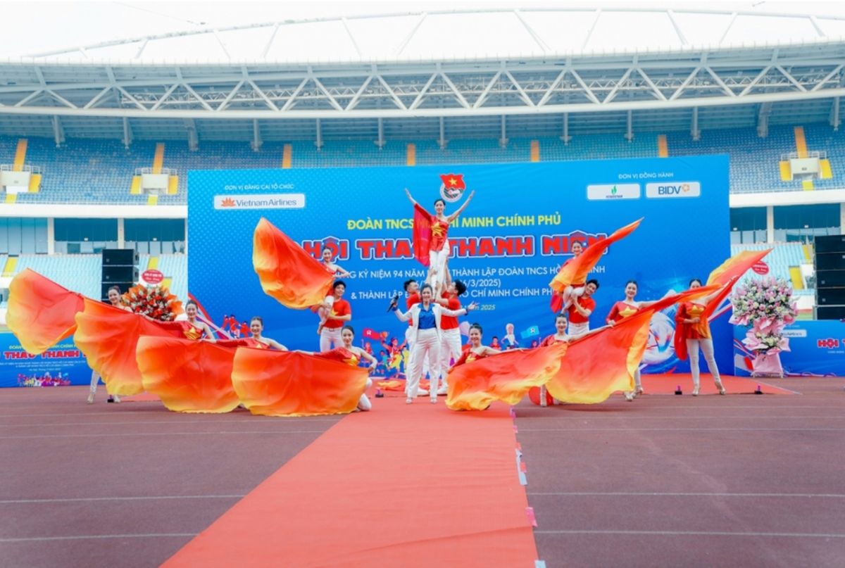 Biểu diễn văn nghệ tại Hội thao Đoàn Thanh niên Chính phủ năm 2025 hướng tới kỷ niệm 94 năm Ngày thành lập Đoàn TNCS Hồ Chí Minh
