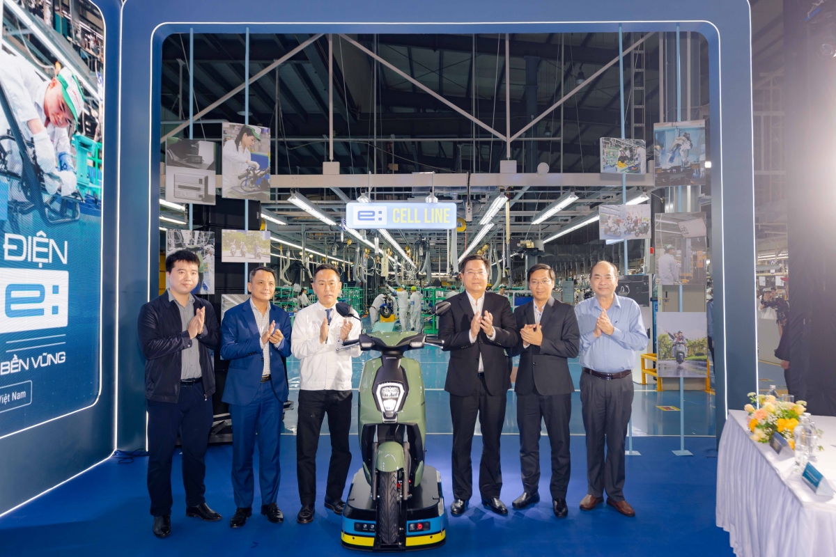 Honda Việt Nam xuất xưởng xe gắn máy điện ICON e: đầu tiên