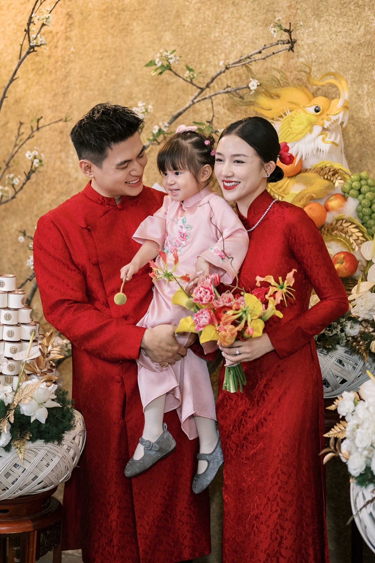 Diễn viên Salim nói hạnh phúc khi con gái ba tuổi - bé Pam - chứng kiến ngày vui của bố mẹ, sáng 3/3.