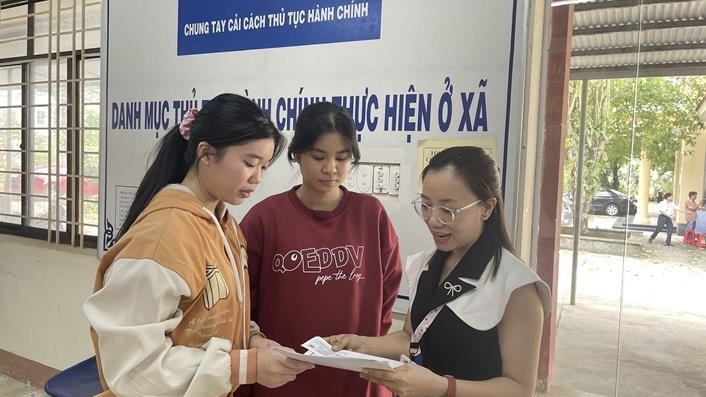 Người dân làm thủ tục hành chính tại xã Quang Trung, huyện Thống Nhất (Ảnh: UBND tỉnh Đồng Nai)