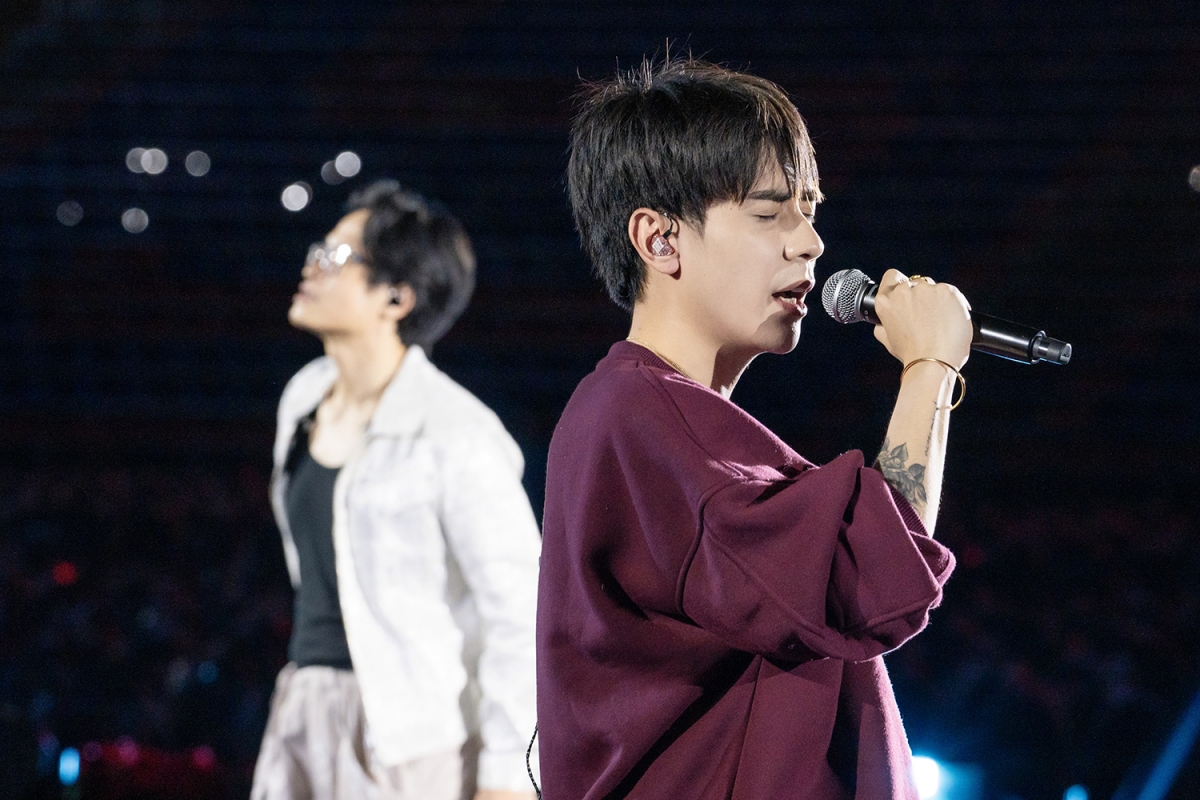 Âm nhạc cần vượt lên mọi âm thanh vui tai để trở thành cảm hứng, động lực sống dũng cảm vì mọi người và vì bản thân mình”.