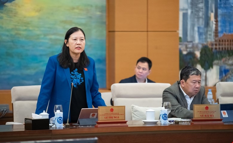 Bà Lê Thị Nga – Phó Chủ nhiệm thường trực Ủy ban Dân nguyện và Giám sát