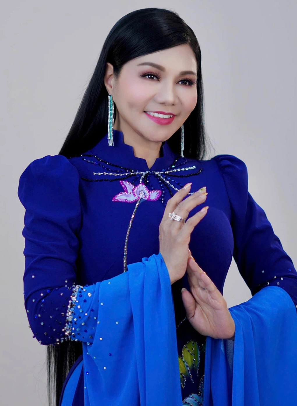Sao Việt 22/3: Nghệ sĩ Ngọc Huyền cho biết chị mất ngủ, bức xúc khi bị đồn biết rõ chuyện nhà Quý Bình, nói xấu vợ doanh nhân của cố diễn viên.