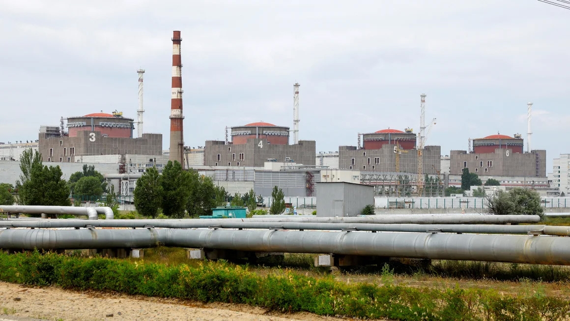 Trước khi xung đột bùng phát đầu năm 2022, nhà máy điện hạt nhân Zaporizhzhia cung cấp khoảng 20% năng lượng của Ukraine. Ảnh: Reuters