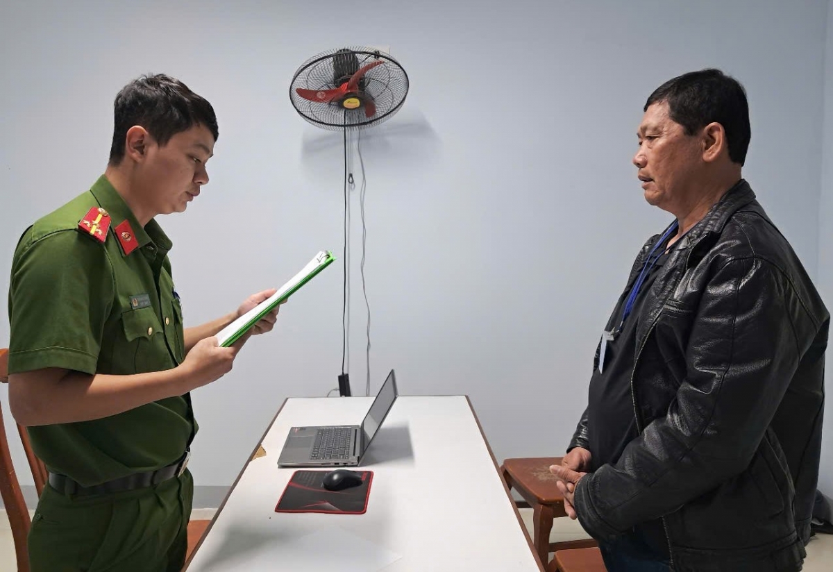 Cơ quan Cảnh sát điều tra Công an TP Đà Nẵng tống đạt quyết định đối với bị can Phạm Thứ