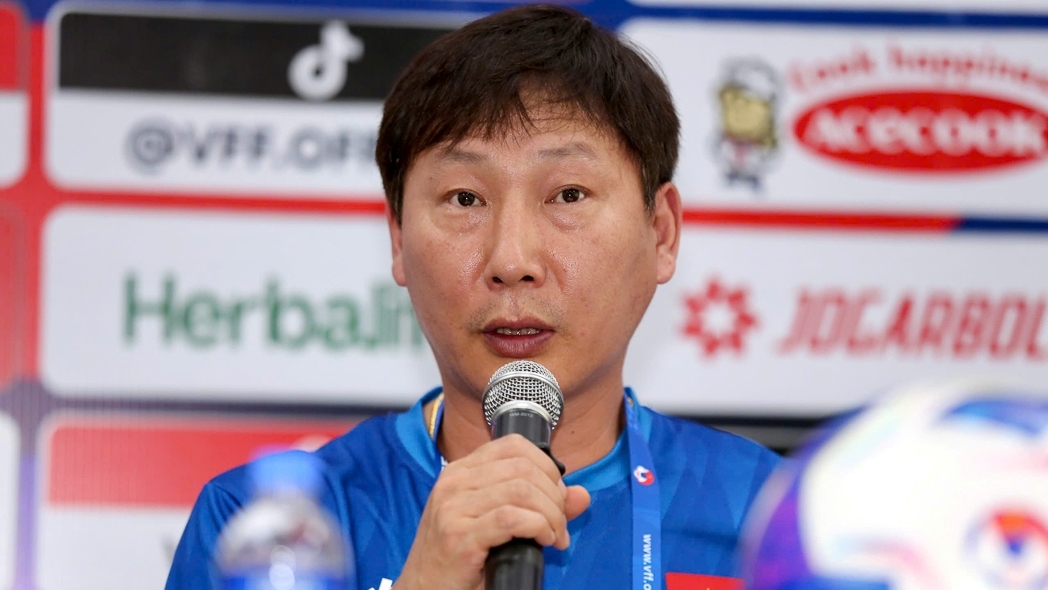 HLV Kim Sang Sik sẽ có những thử nghiệm ở trận đấu với Campuchia (Ảnh: VFF).