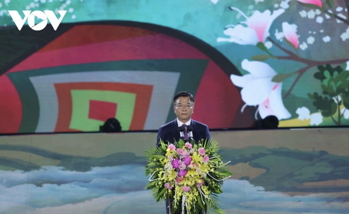 Deputy Prime Minister Le Thanh Long addresses the event
