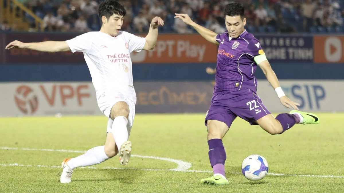 Tiến Linh giành danh hiệu vua phá lưới nội V-League 2024/2025.