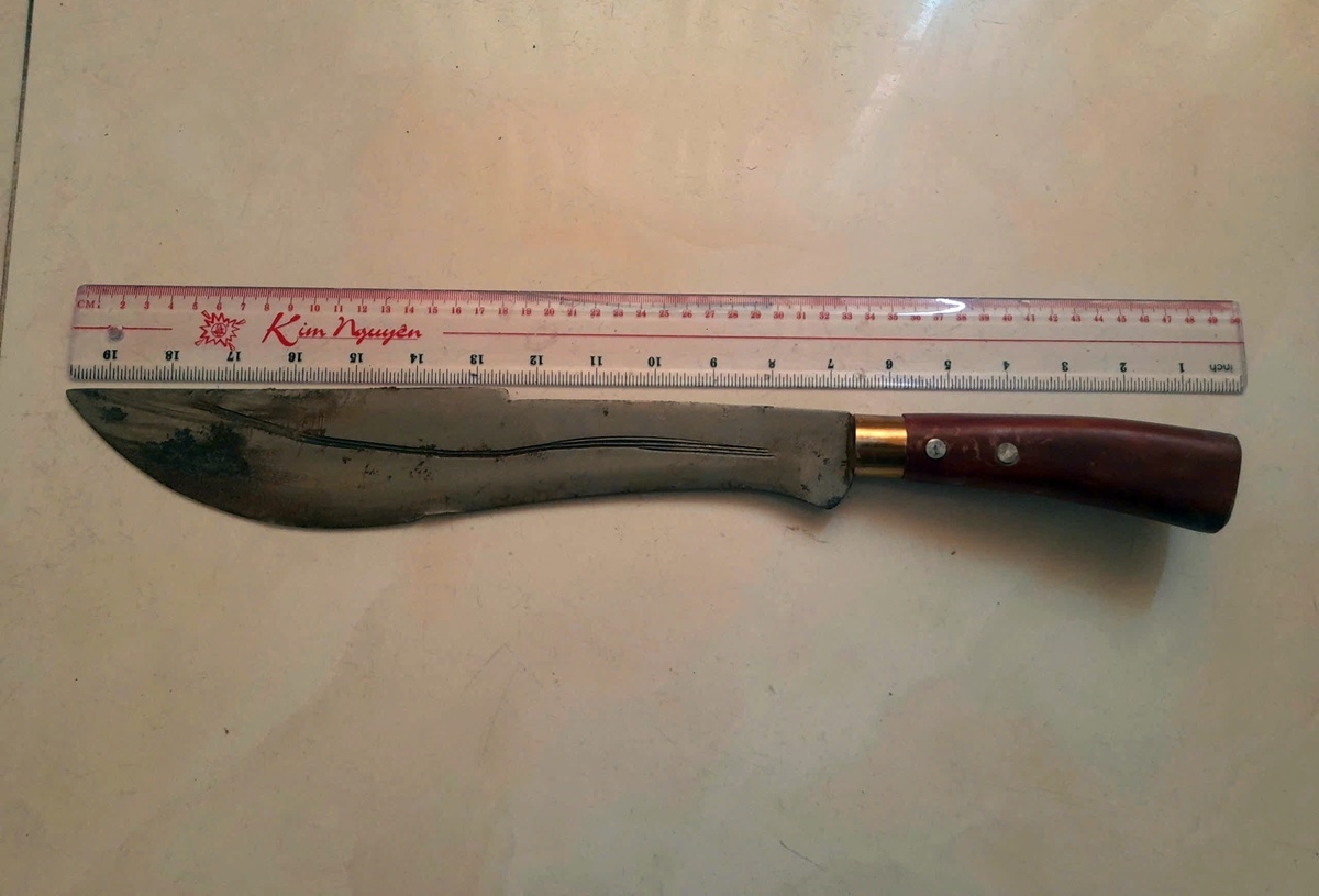 Tang vật lực lượng công an thu giữ được. Ảnh: B.H