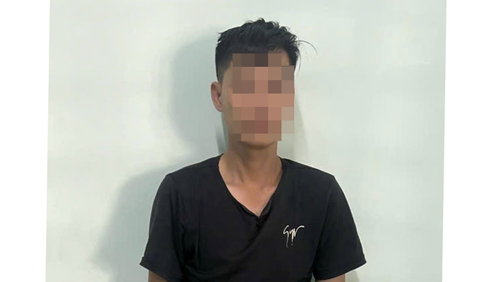 Hùng đầu thú và thừa nhận hành vi phạm tội (ảnh: CA)