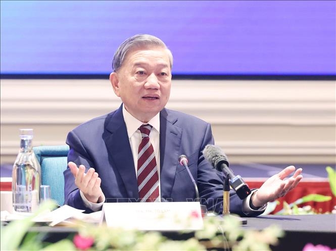 Tổng Bí thư Tô Lâm phát biểu tại Tọa đàm doanh nghiệp Việt Nam - Singapore. Ảnh: Thống Nhất/TTXVN