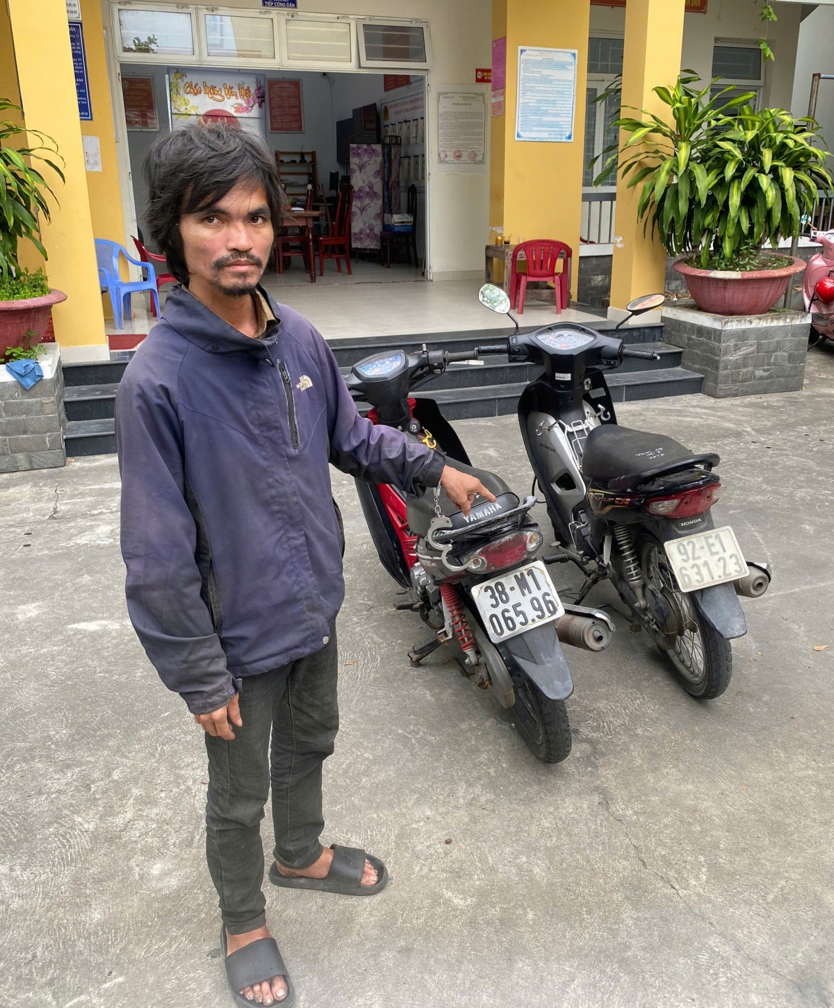 Trần Hoàng Duy Thông và tang vật vụ án