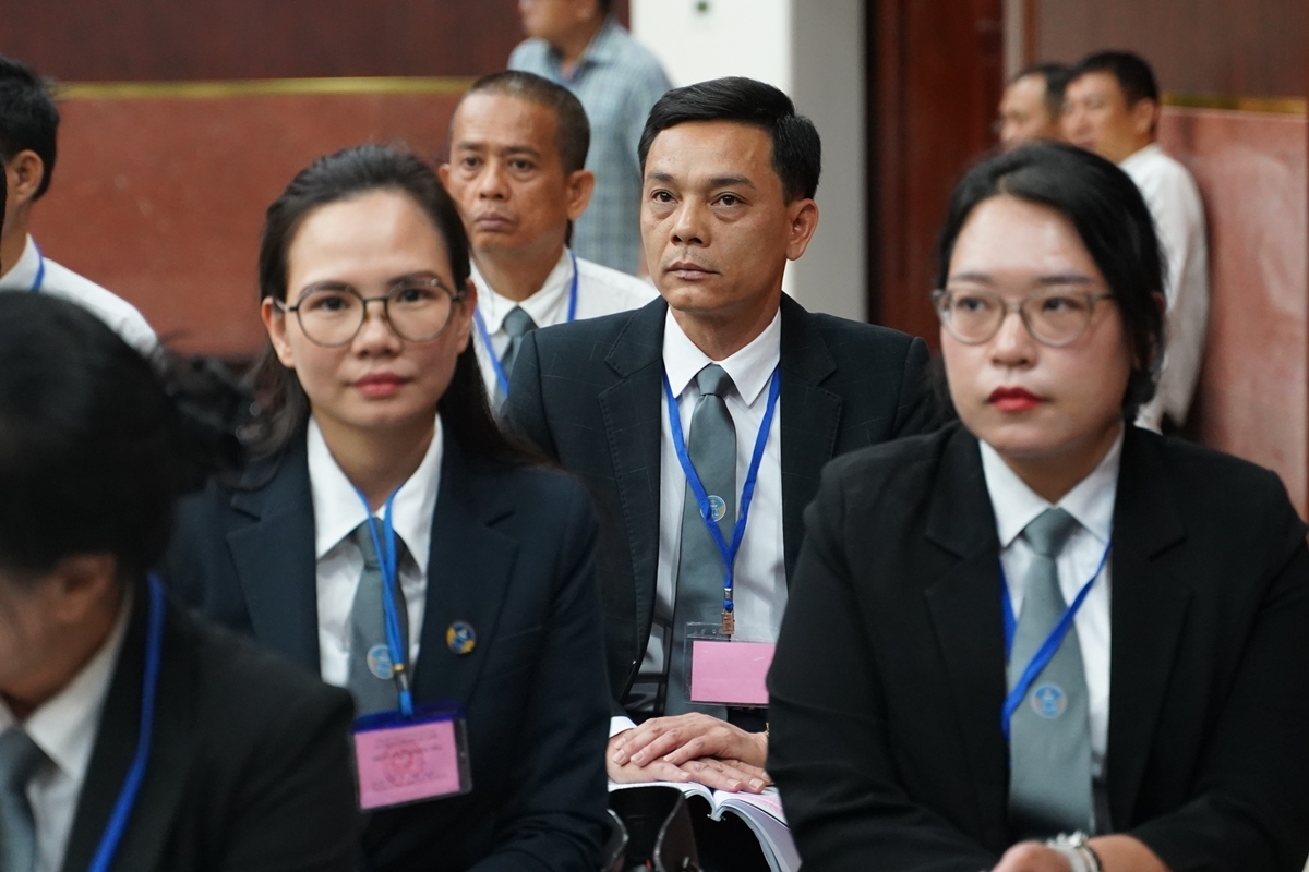 Bào chữa cho bà chủ Tập đoàn Vạn Thịnh Phát tại phiên toà phúc thẩm lần này có 8 luật sư tham gia. (Ảnh: A.T)