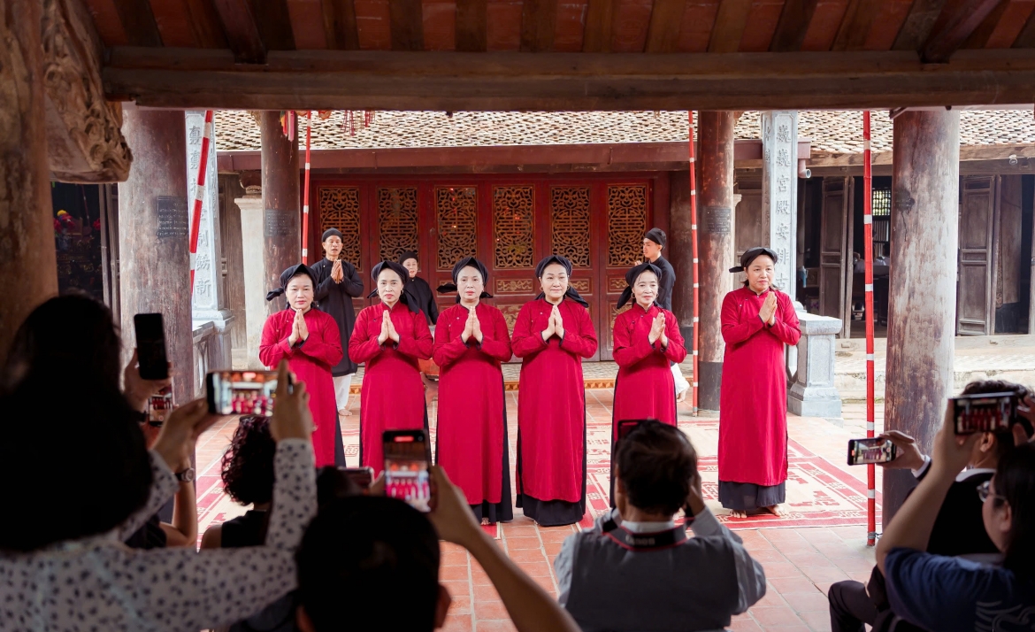 Trình diễn Hát Xoan tại Điểm Du lịch Văn hóa cộng đồng Hùng Lô. Nguồn: Trung tâm Thông tin Xúc tiến du lịch Phú Thọ