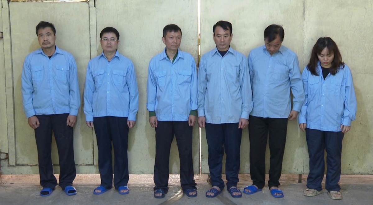 Nhiều cán bộ quận Hoàng Mai (TP Hà Nội) bị bắt, tạm giữ vì nhận tiền để bỏ qua vi phạm trật tự đô thị.