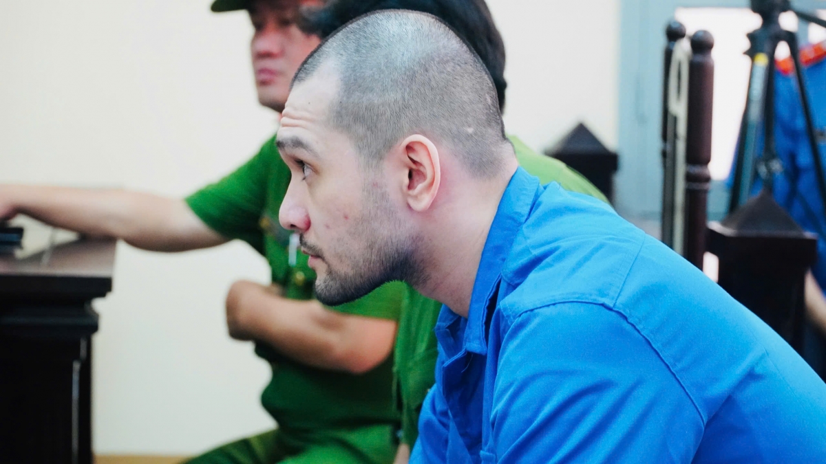 Bị cáo Đinh Nhikolai tại toà sáng 26/3. (Ảnh: N.T)